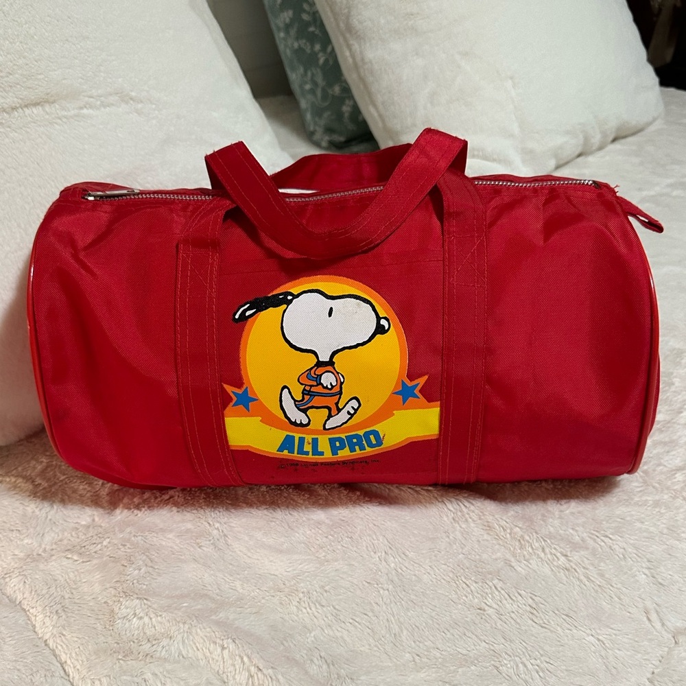 Vintage Snoopy duffle bag! ❤️